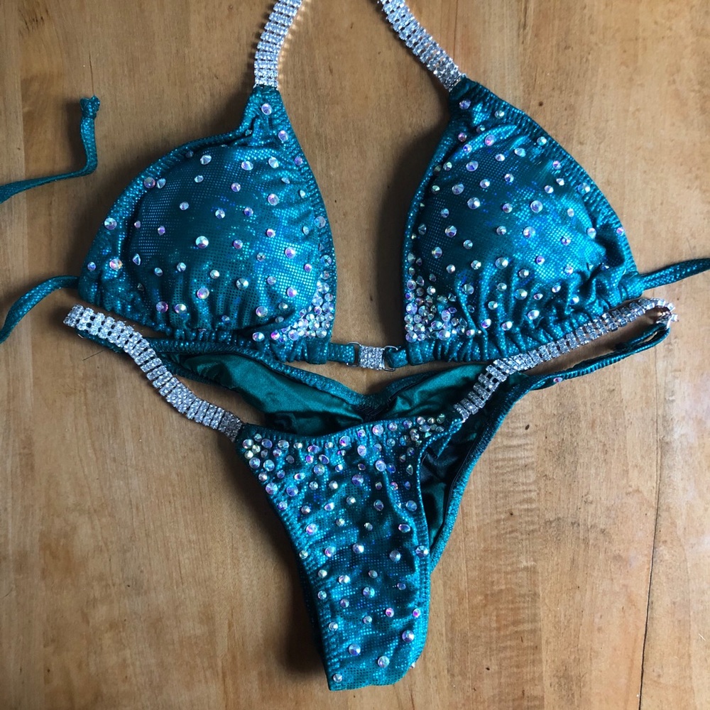 KH customs competition bikini
